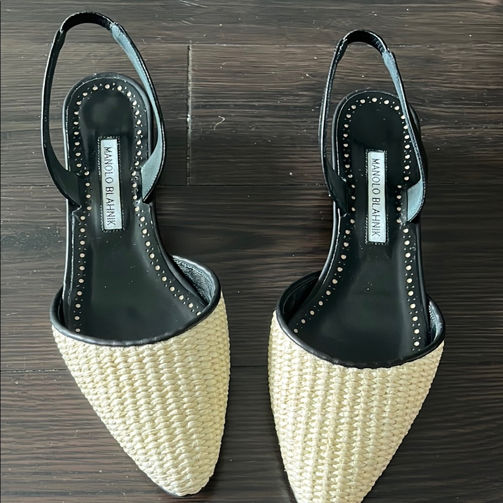 MANOLO BLAHNIK. Black and raffia slingback shoes. Size 37. Never worn